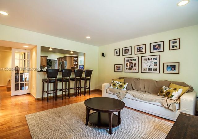 1237 Aduana Ave, Coral Gables, FL 33146
