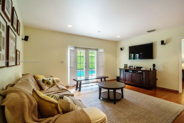 1237 Aduana Ave, Coral Gables, FL 33146