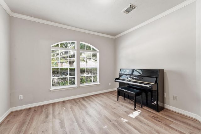 2443 Riverway Oak Drive, Kingwood, TX 77345