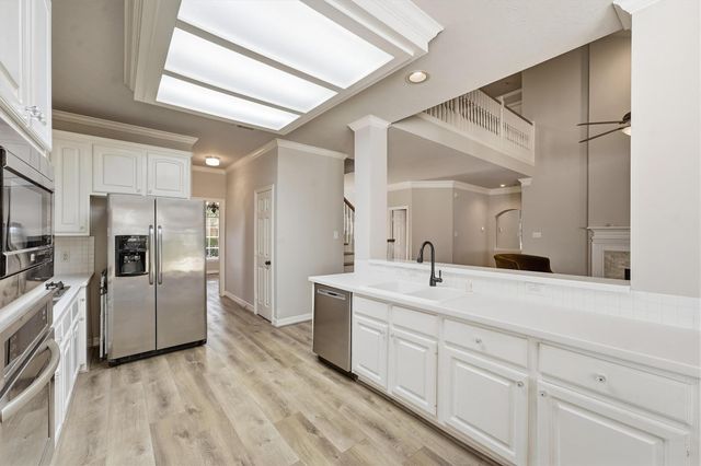 2443 Riverway Oak Drive, Kingwood, TX 77345