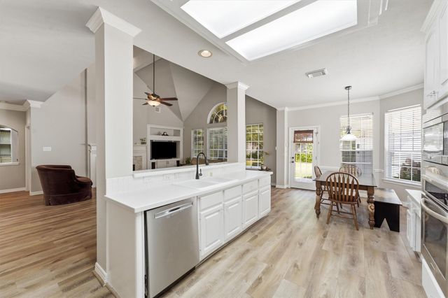 2443 Riverway Oak Drive, Kingwood, TX 77345