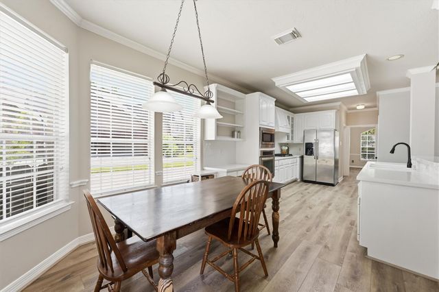 2443 Riverway Oak Drive, Kingwood, TX 77345