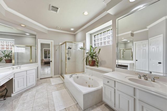 2443 Riverway Oak Drive, Kingwood, TX 77345