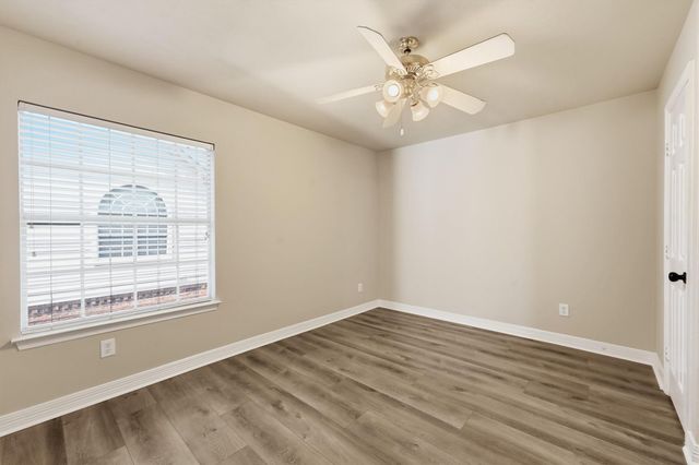 2443 Riverway Oak Drive, Kingwood, TX 77345