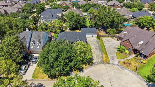 2443 Riverway Oak Drive, Kingwood, TX 77345