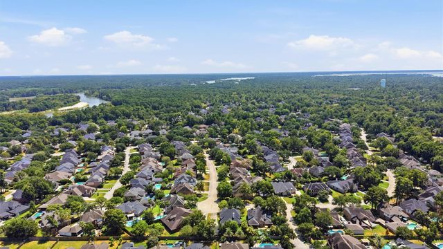 2443 Riverway Oak Drive, Kingwood, TX 77345