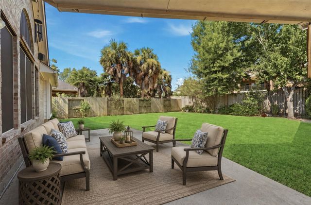 2443 Riverway Oak Drive, Kingwood, TX 77345