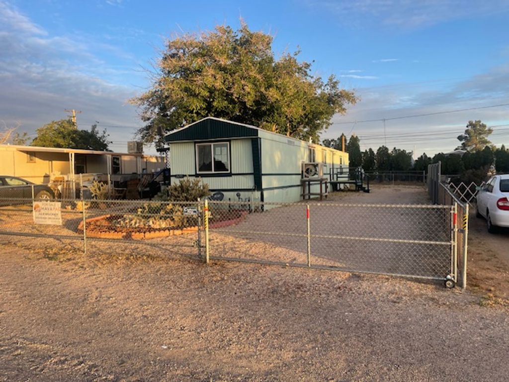 2655 E Carver Avenue, Kingman, AZ 86409