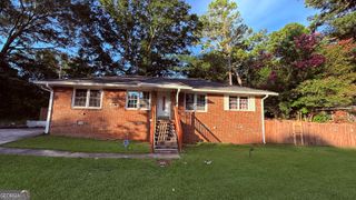 1367 Oakview Circle, Forest Park, GA 30297