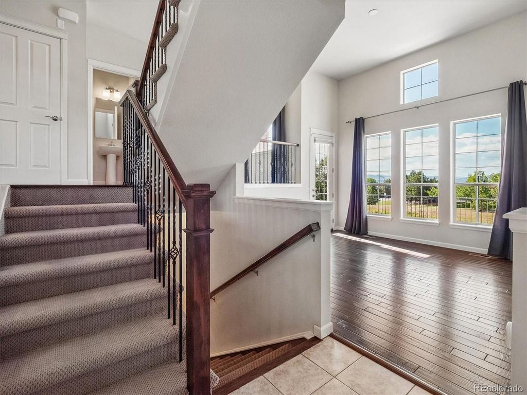 Image 11 of property listing at 1200 Rockhurst Drive E, Highlands Ranch, CO 80129