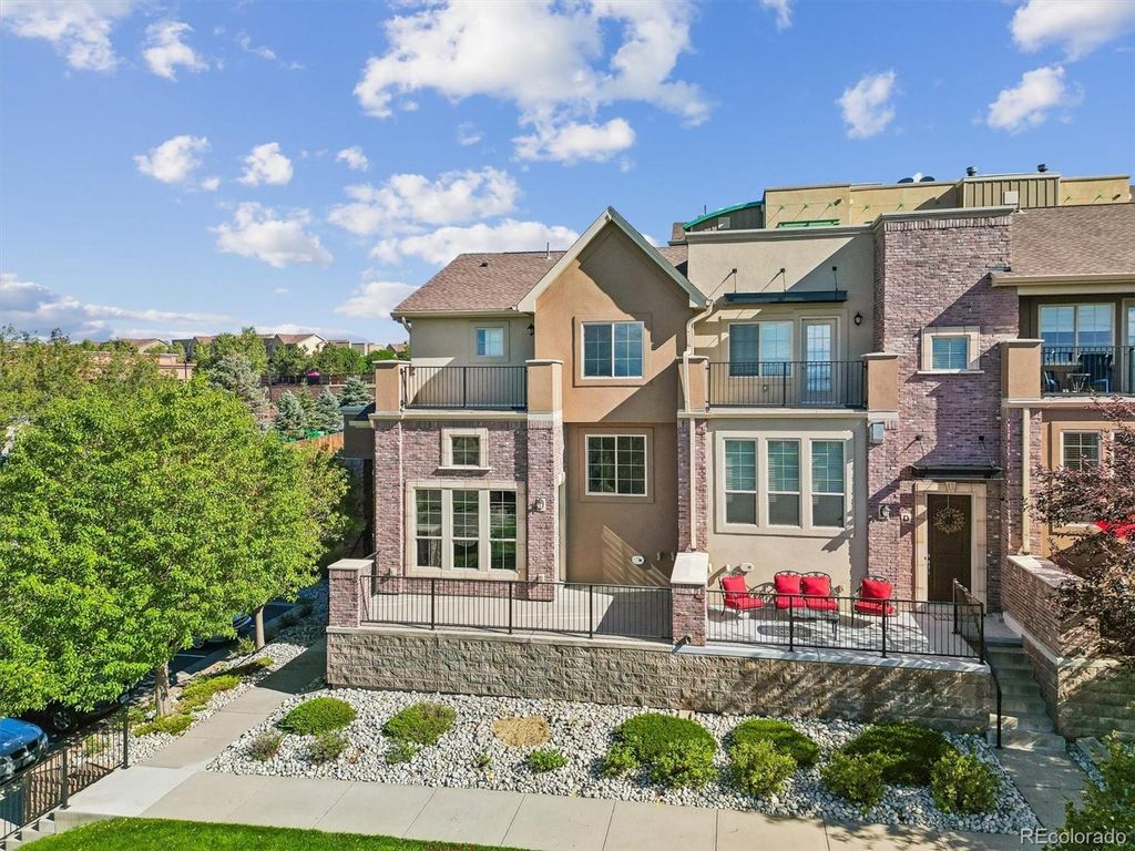 Image 2 of property listing at 1200 Rockhurst Drive E, Highlands Ranch, CO 80129