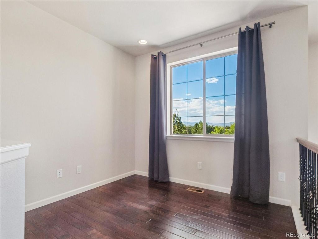 Image 20 of property listing at 1200 Rockhurst Drive E, Highlands Ranch, CO 80129