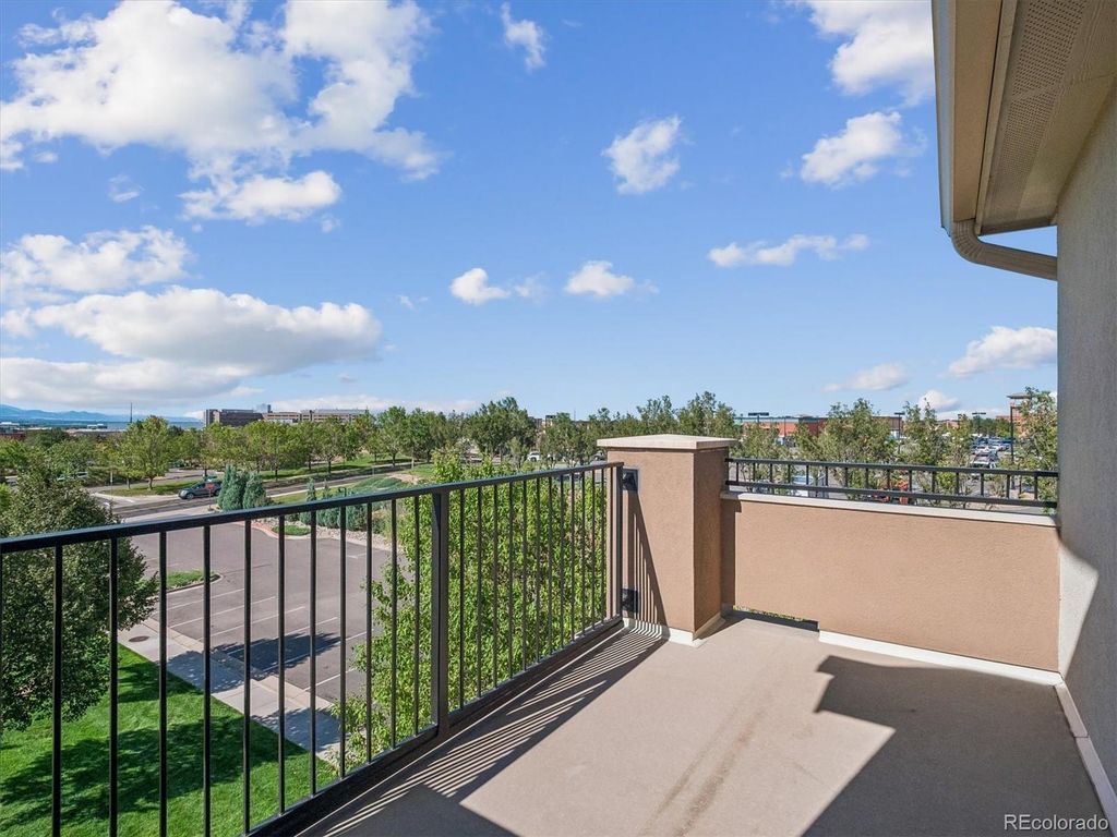 Image 25 of property listing at 1200 Rockhurst Drive E, Highlands Ranch, CO 80129