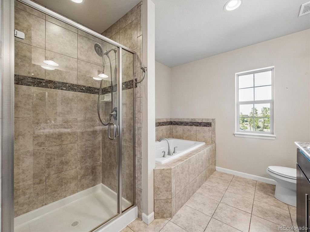 Image 35 of property listing at 1200 Rockhurst Drive E, Highlands Ranch, CO 80129