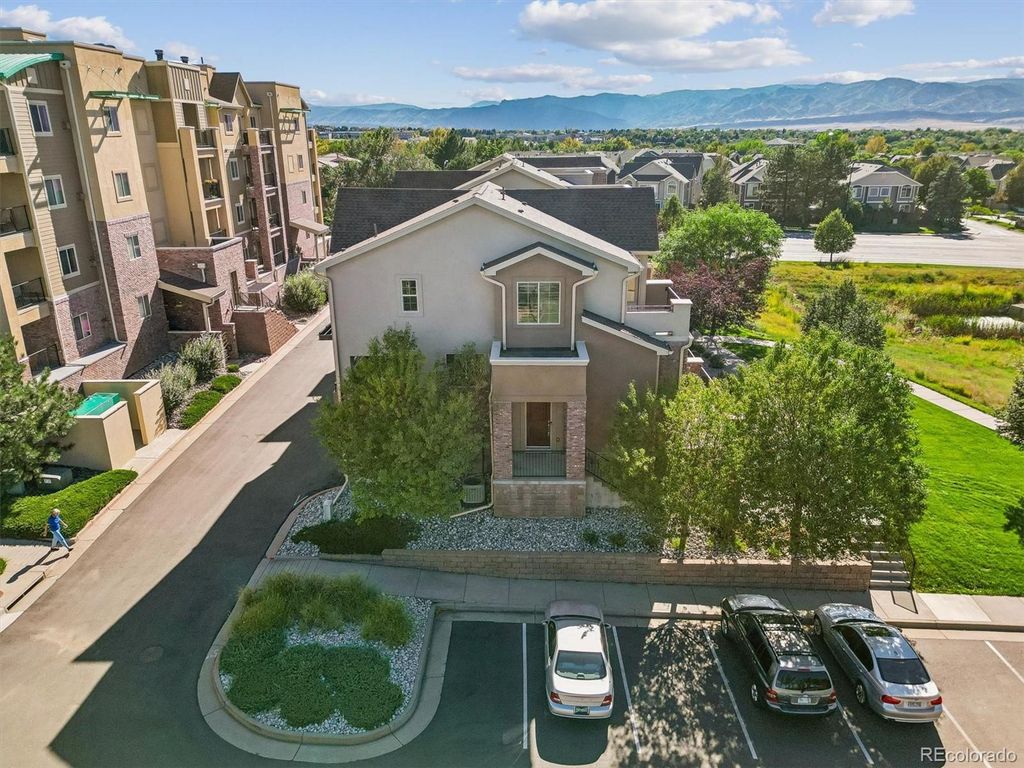 Image 4 of property listing at 1200 Rockhurst Drive E, Highlands Ranch, CO 80129