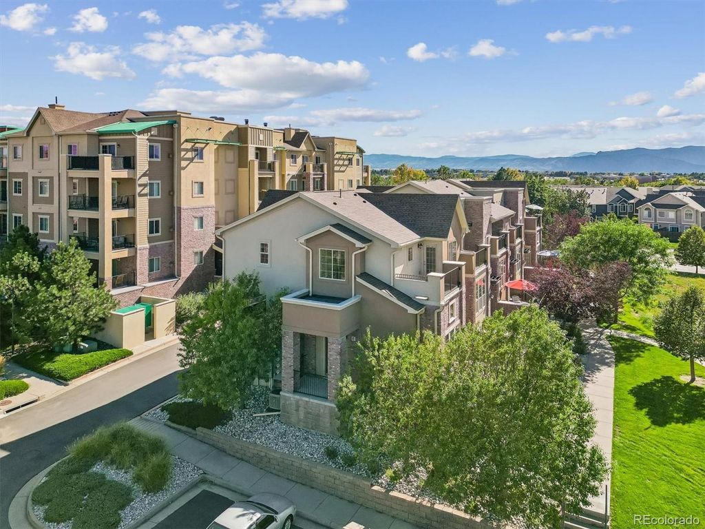 Image 5 of property listing at 1200 Rockhurst Drive E, Highlands Ranch, CO 80129