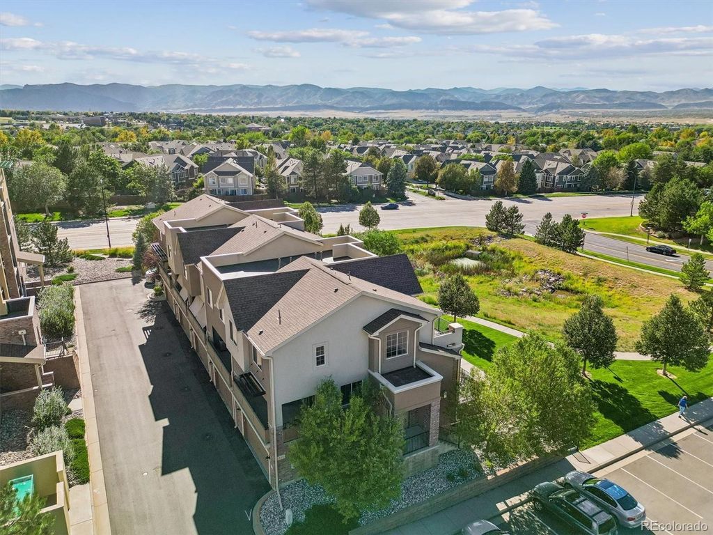 Image 6 of property listing at 1200 Rockhurst Drive E, Highlands Ranch, CO 80129