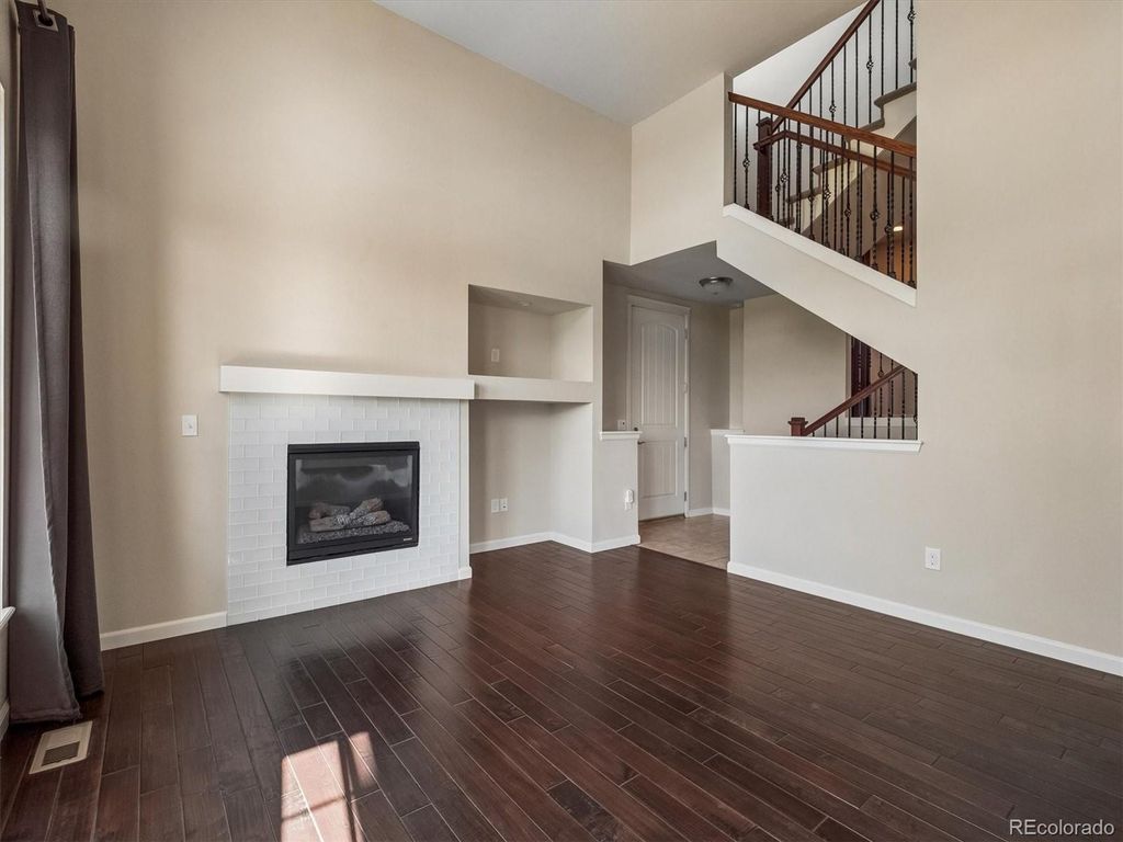 Image 8 of property listing at 1200 Rockhurst Drive E, Highlands Ranch, CO 80129
