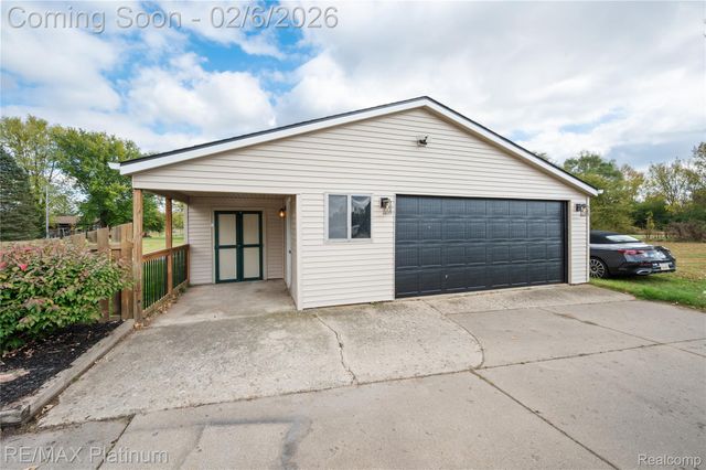 3499 S State Road, Davison, MI 48423