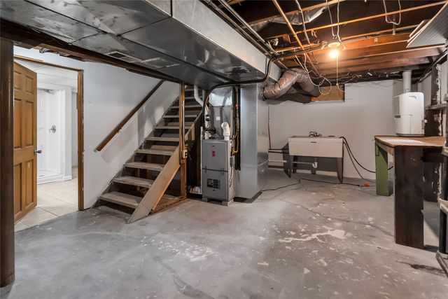 725 WYOMING Avenue, Erie, PA 16505