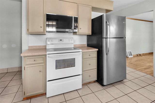 725 WYOMING Avenue, Erie, PA 16505