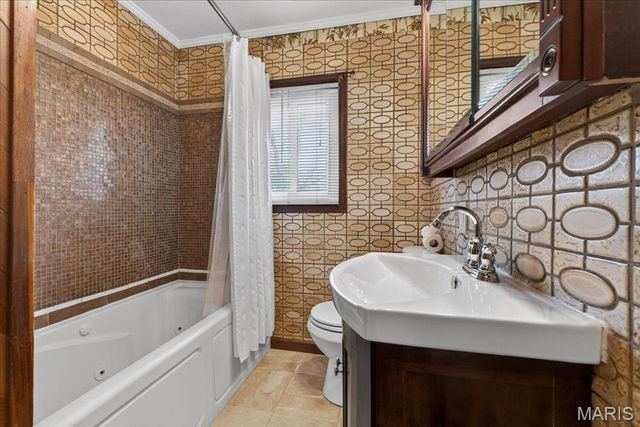 109 Lithia Avenue, Webster Groves, MO 63119