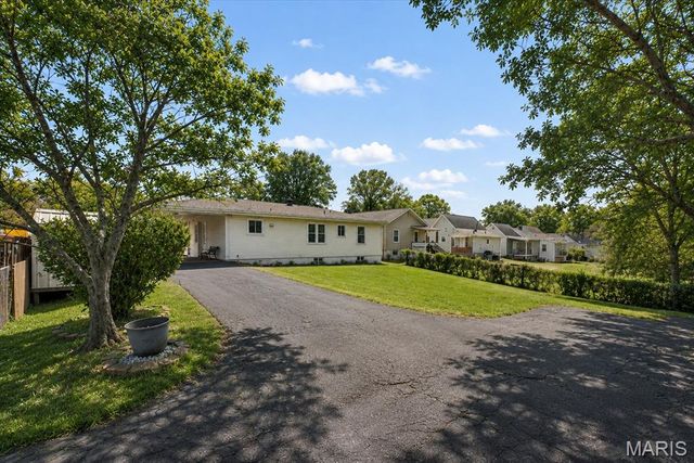 109 Lithia Avenue, Webster Groves, MO 63119