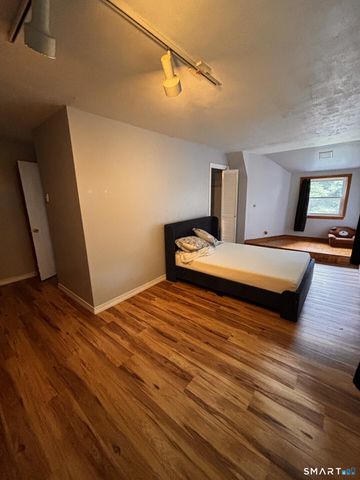 138 Red Robin Road, Naugatuck, CT 06770