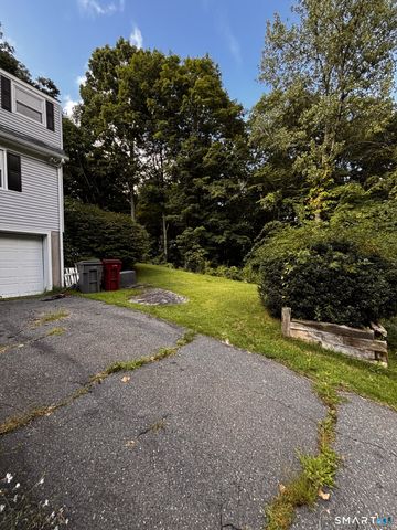 138 Red Robin Road, Naugatuck, CT 06770