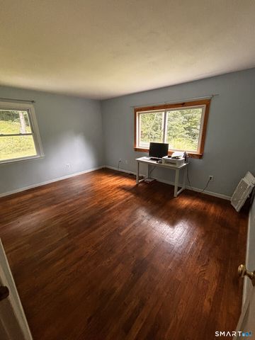 138 Red Robin Road, Naugatuck, CT 06770