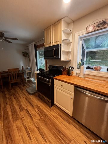 138 Red Robin Road, Naugatuck, CT 06770
