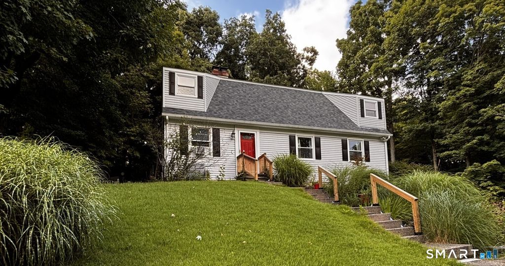 138 Red Robin Road, Naugatuck, CT 06770