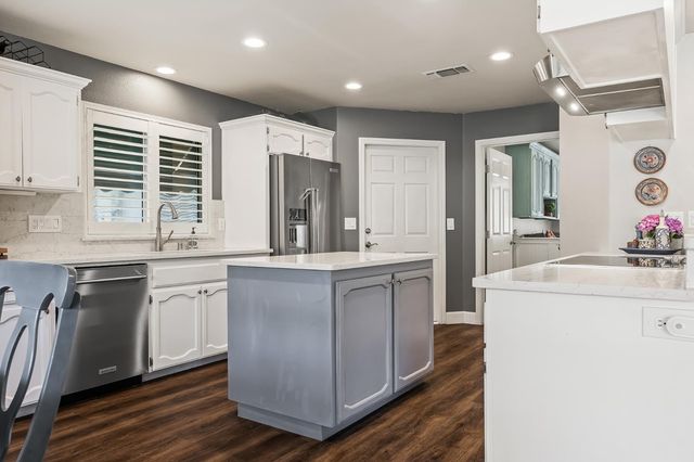 21965 Oak Hill Lane, Clovis, CA 93619