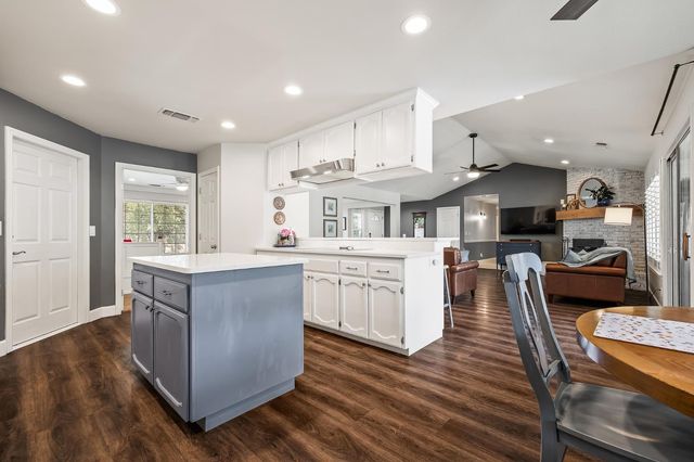 21965 Oak Hill Lane, Clovis, CA 93619