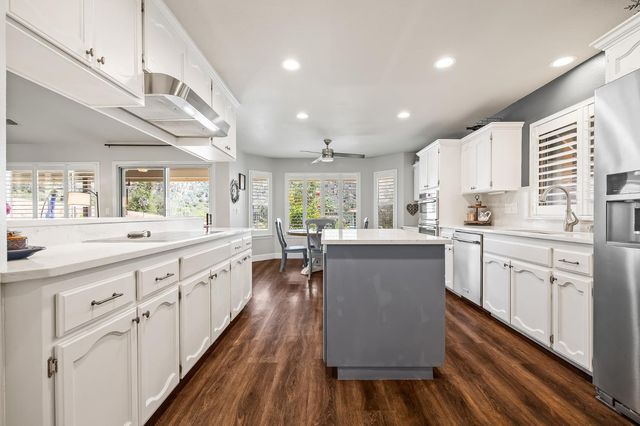 21965 Oak Hill Lane, Clovis, CA 93619