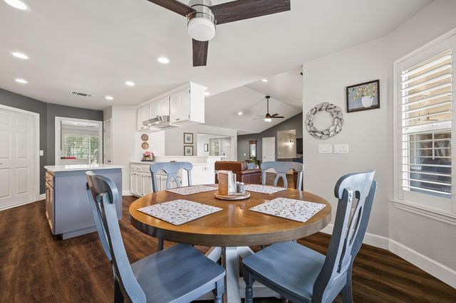 21965 Oak Hill Lane, Clovis, CA 93619