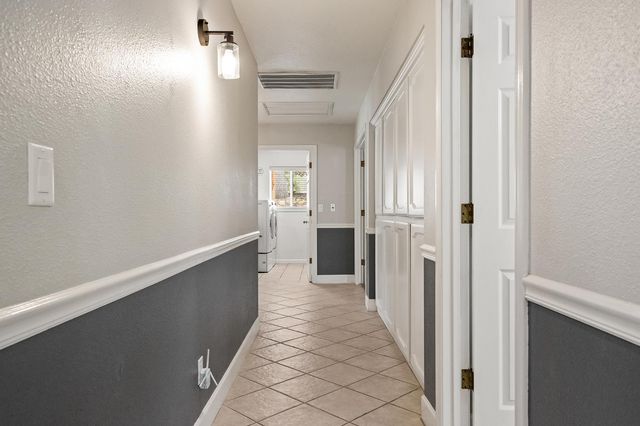 21965 Oak Hill Lane, Clovis, CA 93619