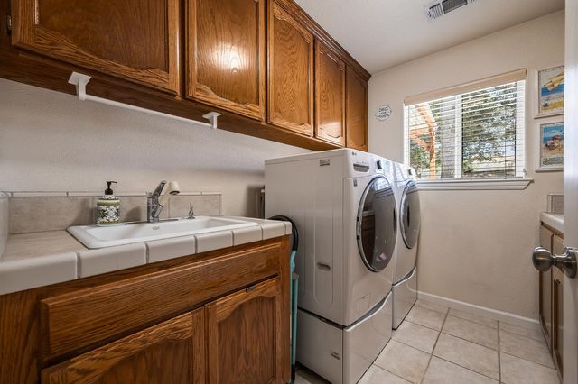 21965 Oak Hill Lane, Clovis, CA 93619