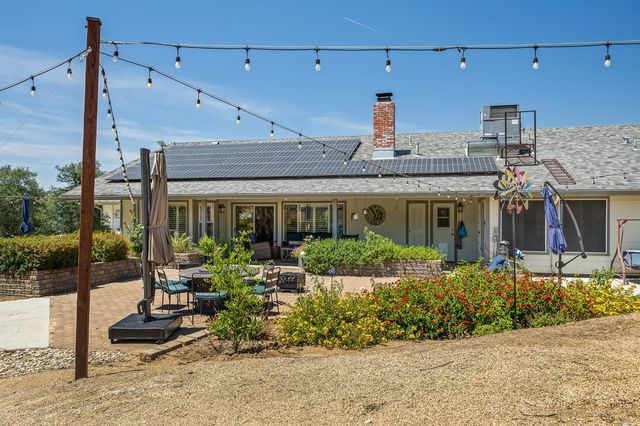 21965 Oak Hill Lane, Clovis, CA 93619