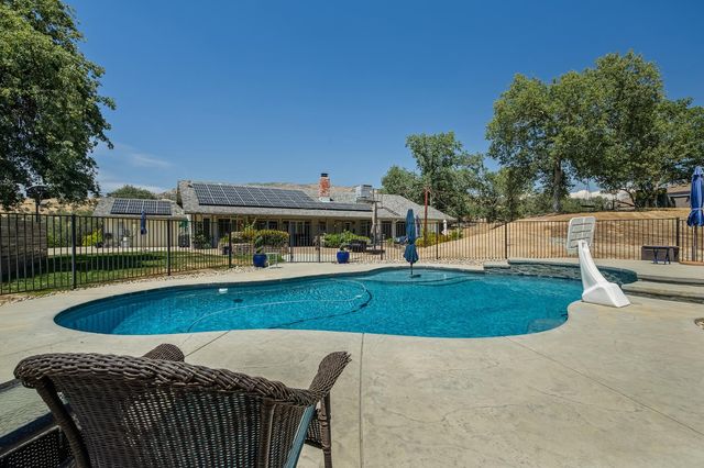 21965 Oak Hill Lane, Clovis, CA 93619