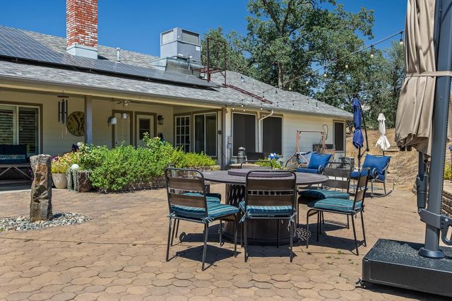 21965 Oak Hill Lane, Clovis, CA 93619