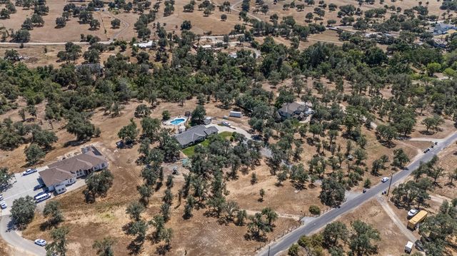 21965 Oak Hill Lane, Clovis, CA 93619