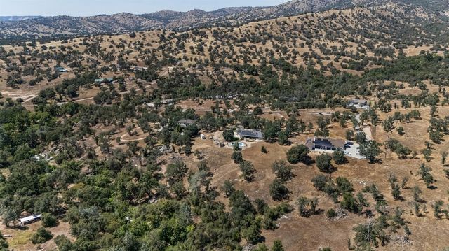 21965 Oak Hill Lane, Clovis, CA 93619