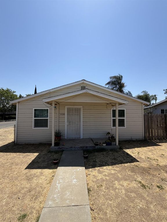 Image 1 of property listing at 1130 E Cleveland Avenue, Madera, CA 93638