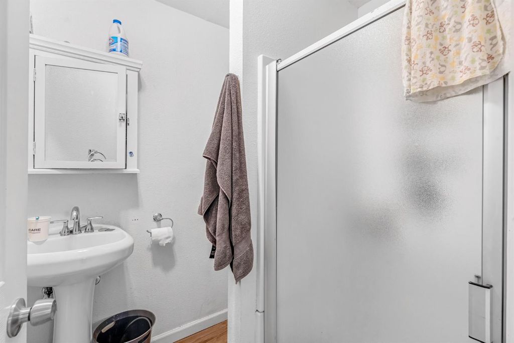 Image 14 of property listing at 1130 E Cleveland Avenue, Madera, CA 93638