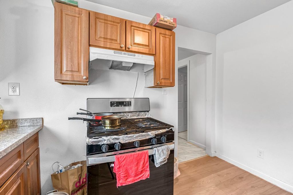 Image 17 of property listing at 1130 E Cleveland Avenue, Madera, CA 93638