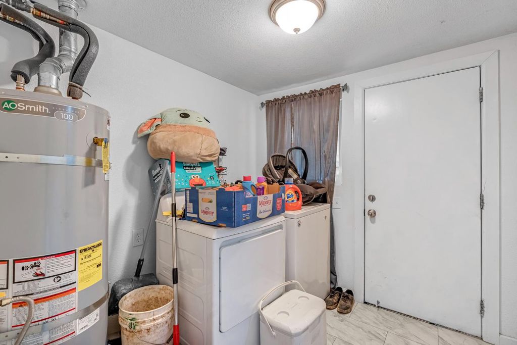 Image 19 of property listing at 1130 E Cleveland Avenue, Madera, CA 93638