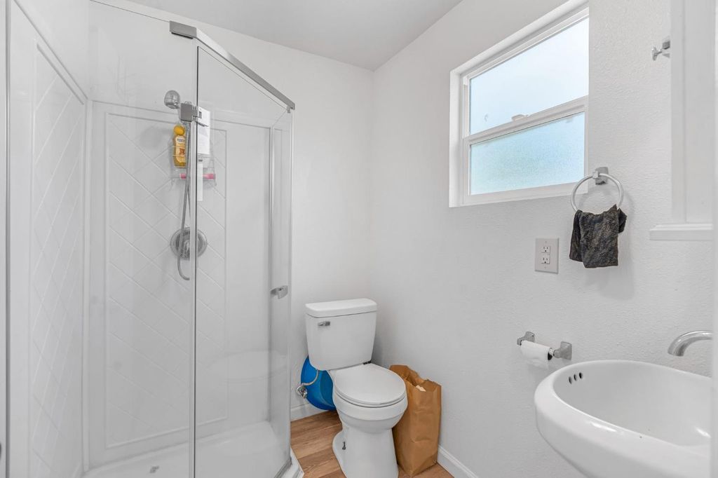 Image 20 of property listing at 1130 E Cleveland Avenue, Madera, CA 93638