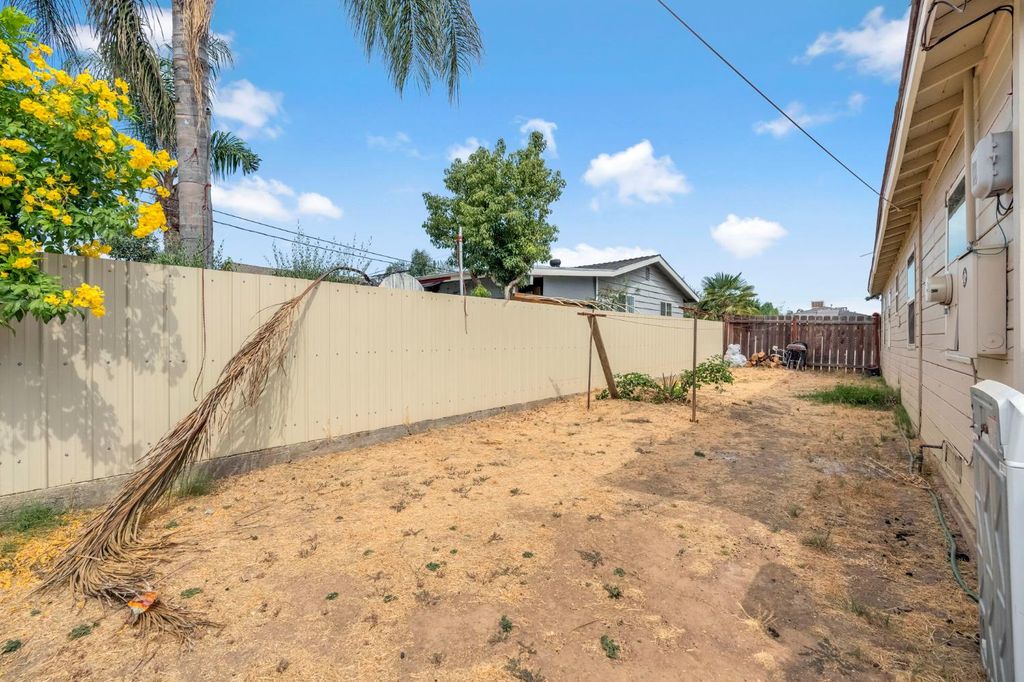 Image 29 of property listing at 1130 E Cleveland Avenue, Madera, CA 93638