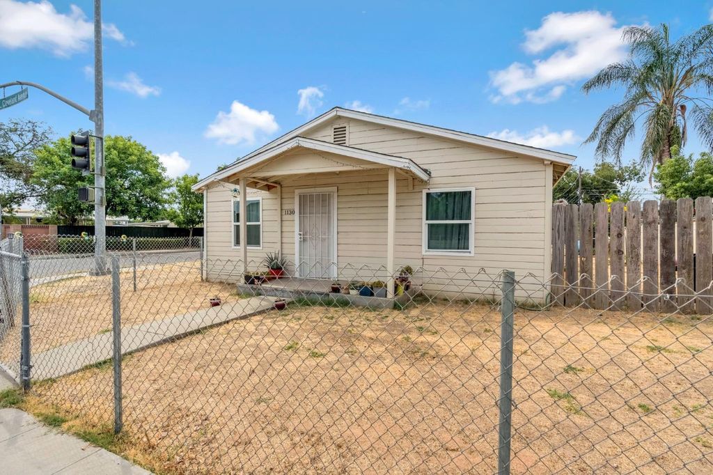 Image 6 of property listing at 1130 E Cleveland Avenue, Madera, CA 93638